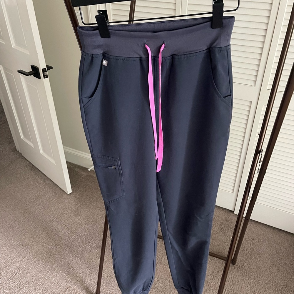 FIGS Women's Night Sky Jogger Scrub Pants